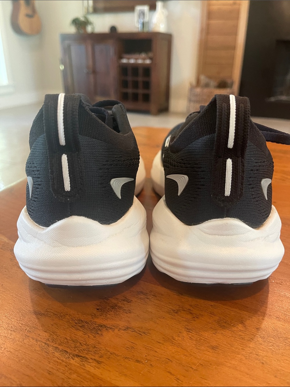 Glycerin 22 Brooks Black and White Running Shoes - Picture 2 of 14